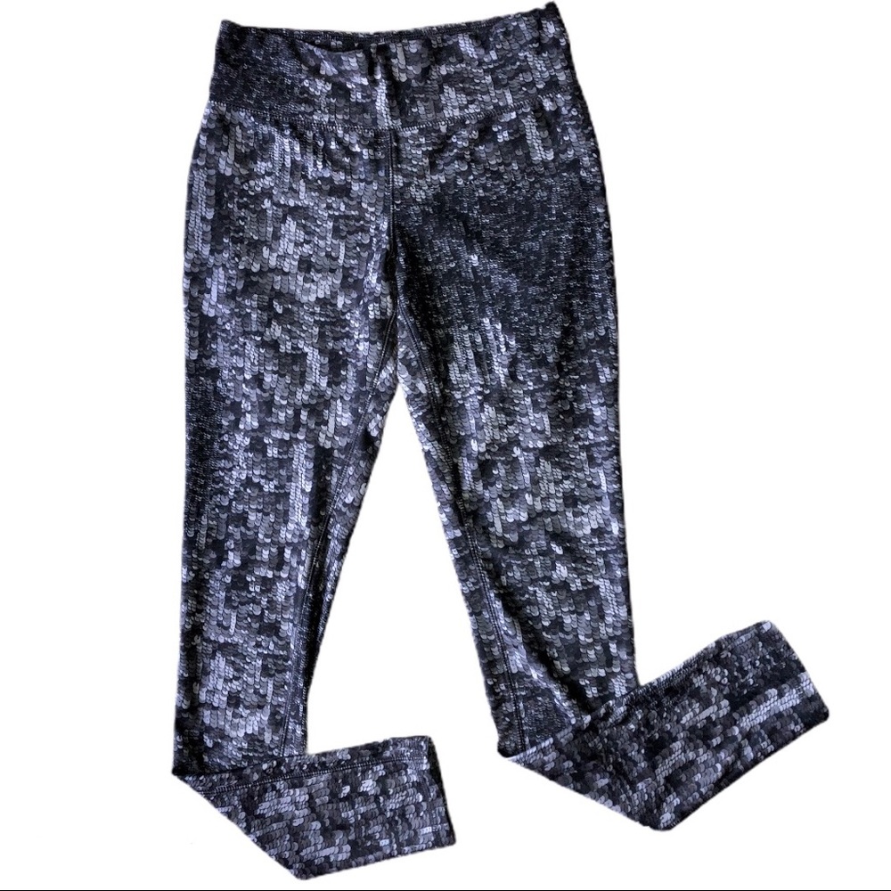 Gray Scallop Scale Workout Leggings Athletic